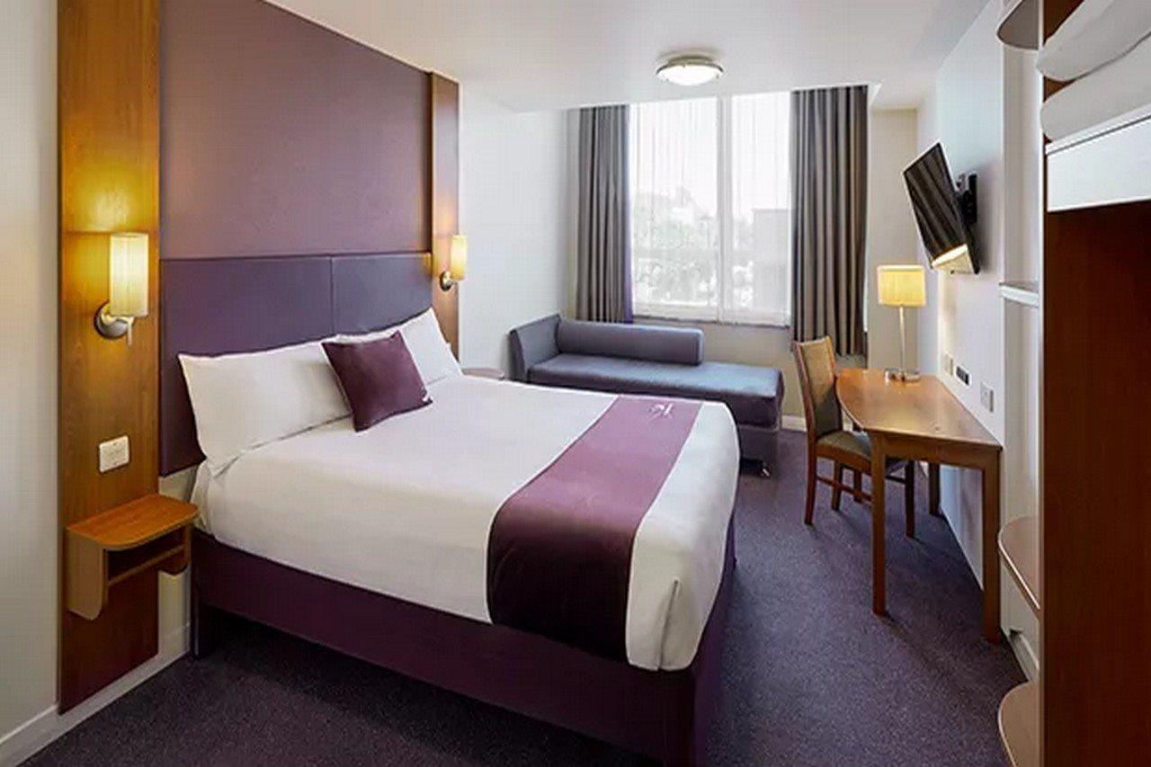 Premier Inn Dudley Town Centre Esterno foto
